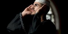 كيفية تكبيرة الإحرام