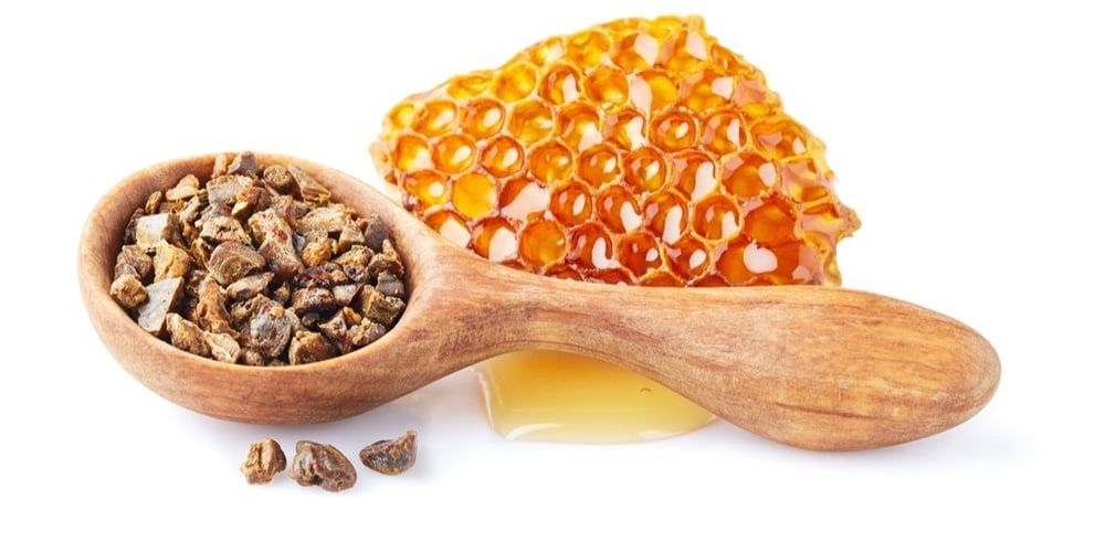 كيفية استخدام العكبر (صمغ النحل)